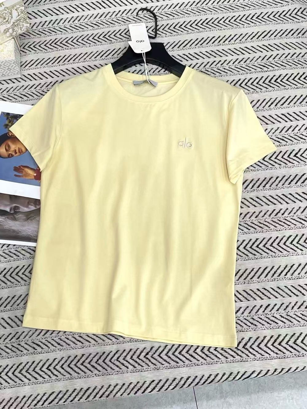 ALO Yoga Short Sleeve Tee in Pale Yellow